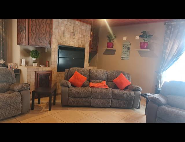 7 BEDROOM HOUSE FOR SALE IN CASHAN